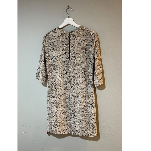 Equipment Aubrey Silk Dress in Sneak Print. - Picture 6 of 9